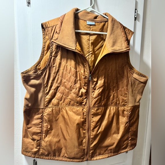 Columbia Women's Quilted Tan Vest - Picture 1 of 3